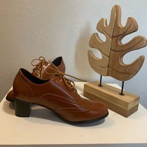 Sz 9 US Oxford wingtip leather heeled booties pumps